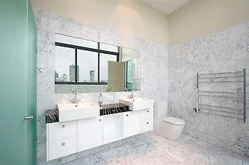 **** Aparthotel South Central Brisbane Australia